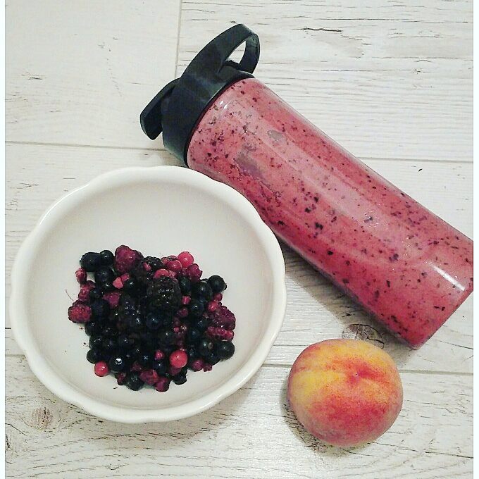 RussellHobbsFra's tweet photo. Pour bien se rafraîchir à la #plage, pensez-à vous préparer un #smoothie avec notre #Mix&amp;Go Juice Explore :)
Regram IG : @sch_doresz https://t.co/A3YiXh9LFq