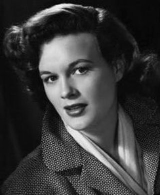 Fennec_London's tweet photo. Celebrate Birthday of #Hollywood #beauty #JeanHagen who portrayed #LinaLamont in #SingingintheRain wear a #chic #silk #scarf tucked in https://t.co/ztfmQHlffJ