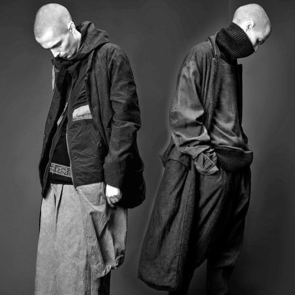 Discover new @ziggychensh's collection at DAAD Dantone: bit.ly/2w5qndd.
#ziggychen #avantgarde #sustainablefashion