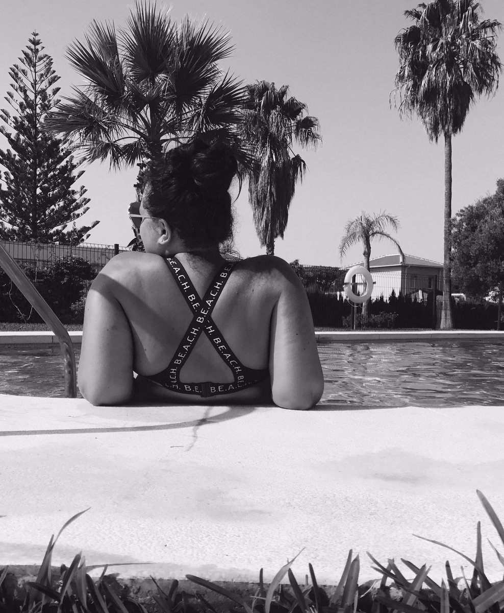 garethsims1985's tweet photo. My gorgeous lady sat by the pool soaking up the Spanish sunshine #amazing #holiday #34degrees #mostamazingwomanever @Danielle_did_it https://t.co/yDYav9NGSI