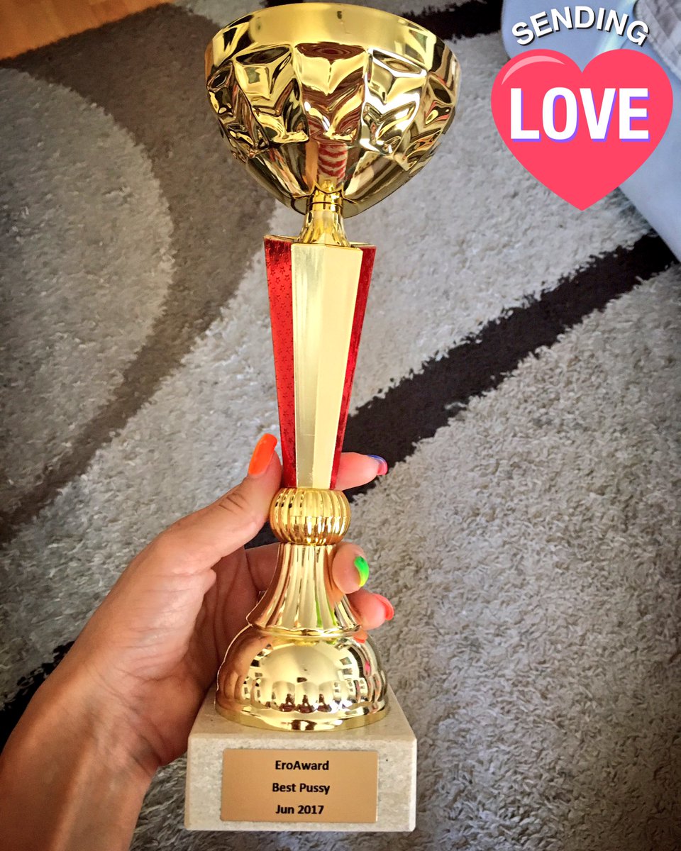 🏆😍My trophy arrived! 😍🏆