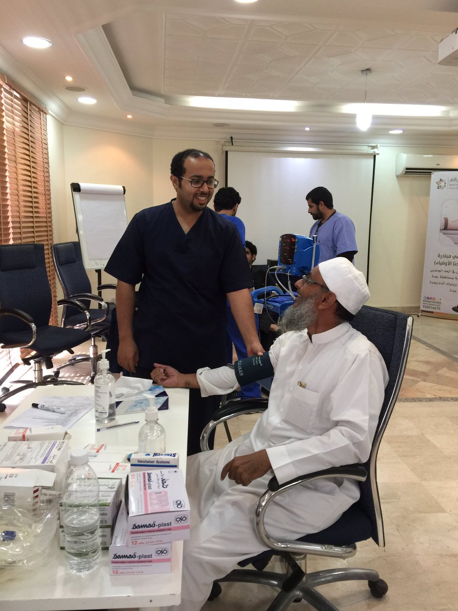 khayrocom's tweet photo. #يحدث_الان انطلاقة مبادرة #دماؤنا_فداء_لجنودنا_الأوفياء بالتعاون مع الشؤون الصحية بجدة https://t.co/FGqWVXVKsR