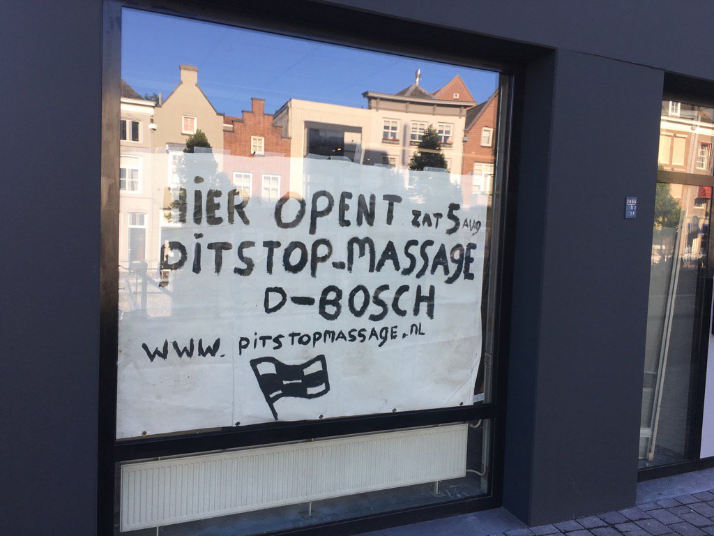 "John! Gij kent wel 'n bietje tekenen toch?"

- Joeh.

"Wilde gij nie efkes een mooi postertje maken?"

- Joeh.