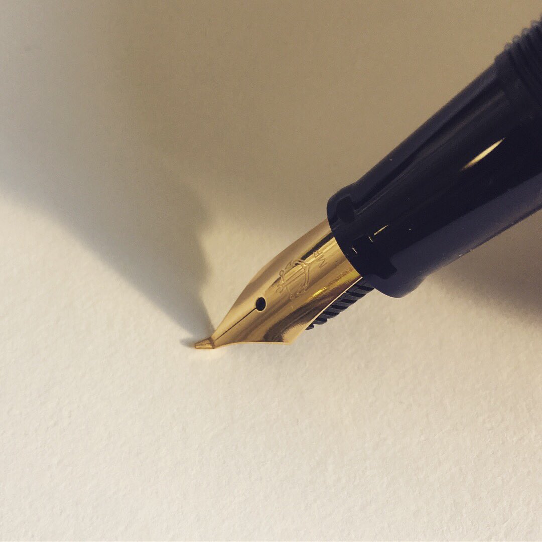 世界の筆記具ペンハウス A Twitter ぐにゃりと曲がった特殊形状のペン先で 簡単に筆文字が書ける万年筆 ふでdeまんねん セーラーの定番プロフィットのスタイルも素敵ですね 万年筆 セーラー万年筆 Sailor プロフィット 筆ペン
