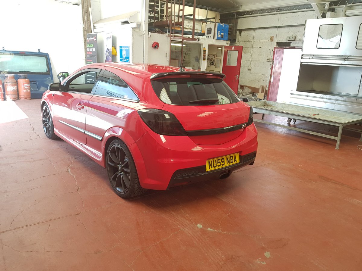 Haze6er's tweet photo. Astra VXR racing edition in for stage 1 and pop and bang software #remap #alientech #ksuite https://t.co/lJlongcjKH