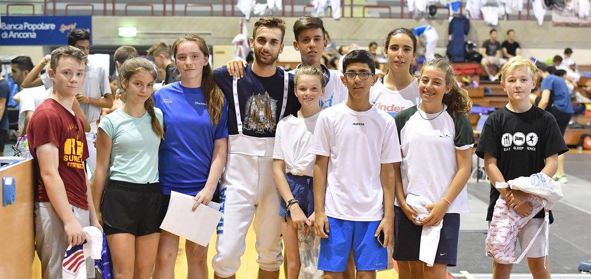 doppeltreffer's tweet photo. Die Saisonvorbereitung läuft .-) Heute durfte ich gegen Olympiasieger @GarozzoDaniele fechten. GRAZIE MILLE ! @Fencing_academy @Fechtcenter https://t.co/7gRHUP7CZM