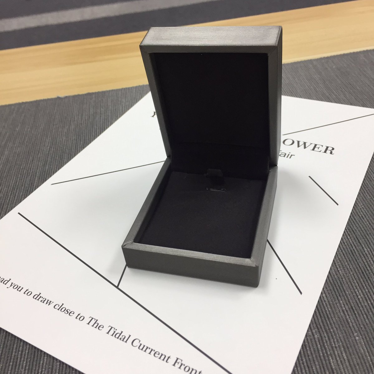 Foreverpackagi1's tweet photo. #packaging #jewelrypackaging #jewelrypackagingbox #protectjewelry #ringbox#pandent box#bang box#jewelry #jewelrydesigner #packagingdesign  😊 https://t.co/G4ws4rOVYv