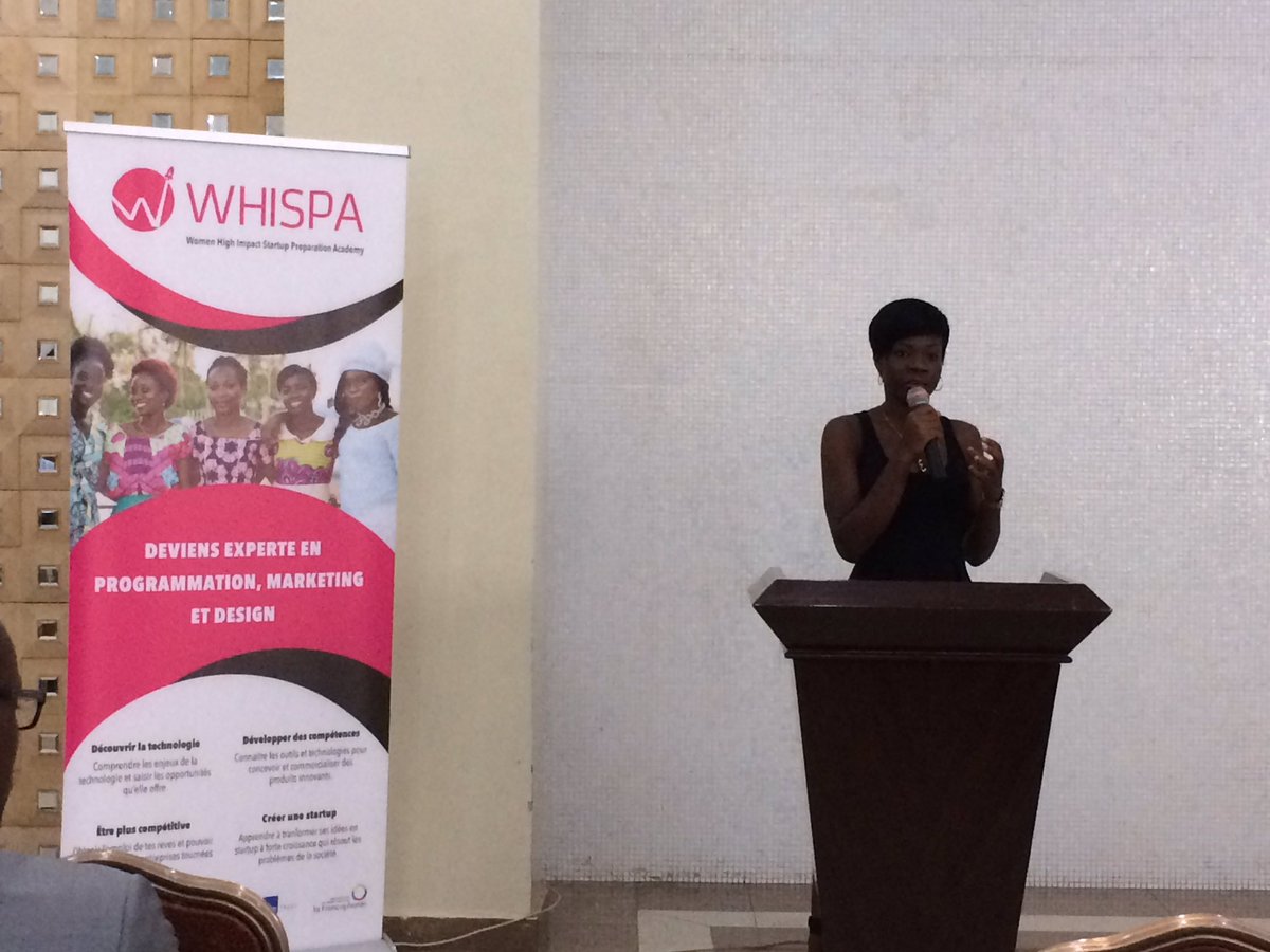 EtriLabs's tweet photo. Sunita Kpayinro Soukourou, Fondatrice de "Les marmites de Fatou" partage son expérience #graduation #whispa2016 @whispabenin  #team229 https://t.co/4IaWlUtSef