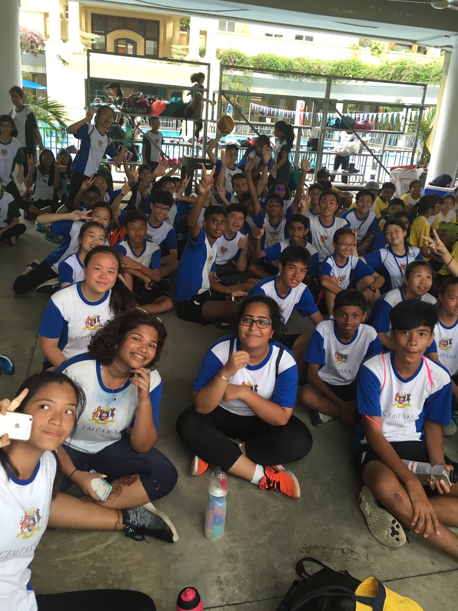 MerpatiDSARA's tweet photo. OVERALL CHAMPS FOR FHC !!!! 💙💙💙  A huge thank you to ALL beruangs 🤗 Everyone worked so hard and we're grateful for all of you !!! 🐻💙💙 #BRTH https://t.co/Sqfz4Ok3BB