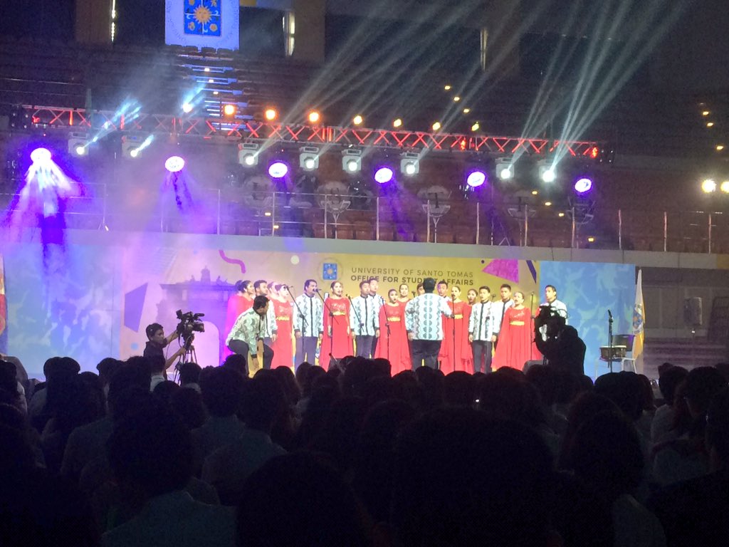 USTCSSC's tweet photo. Our freshies listening to the UST Singers π #ROARientation2017 #LegaSCI https://t.co/ddknu8wH5k