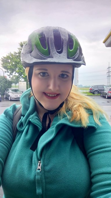 Riding my bike 🚲 https://t.co/r4ADaUu3Zq