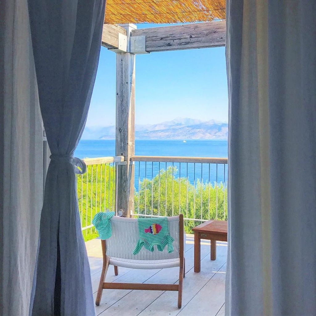 Storm_Keating's tweet photo. The morning feed... #viewfromthebed #cangetusedtothis #cooperkeating #Greece #vacation https://t.co/a5Y0OoDwjQ https://t.co/JMyooYMbzg