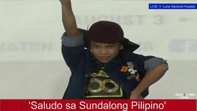 Abs Cbn News On Twitter Jeffrey Tam Performs Magic Tricks At The Abscbnsaludo Event Live Https T Co Z00lappmxz