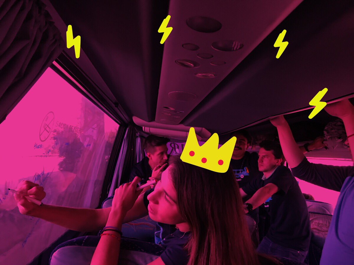 luckingapp's tweet photo. @luckingapp the way to break out of your routine 💃🏻🕺🏼by creating new experiences based on your interests.
#startupbus #mexabus2017 https://t.co/NjrHHNwCJg