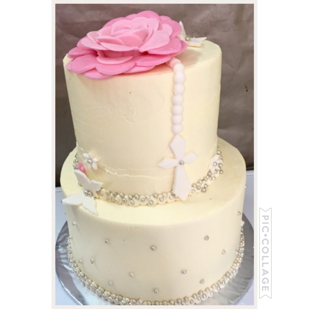 freshnjeri's tweet photo. One of those cakes you fall in love with and don't want to let go. First Holly communion cake. https://t.co/eW462c4DIF