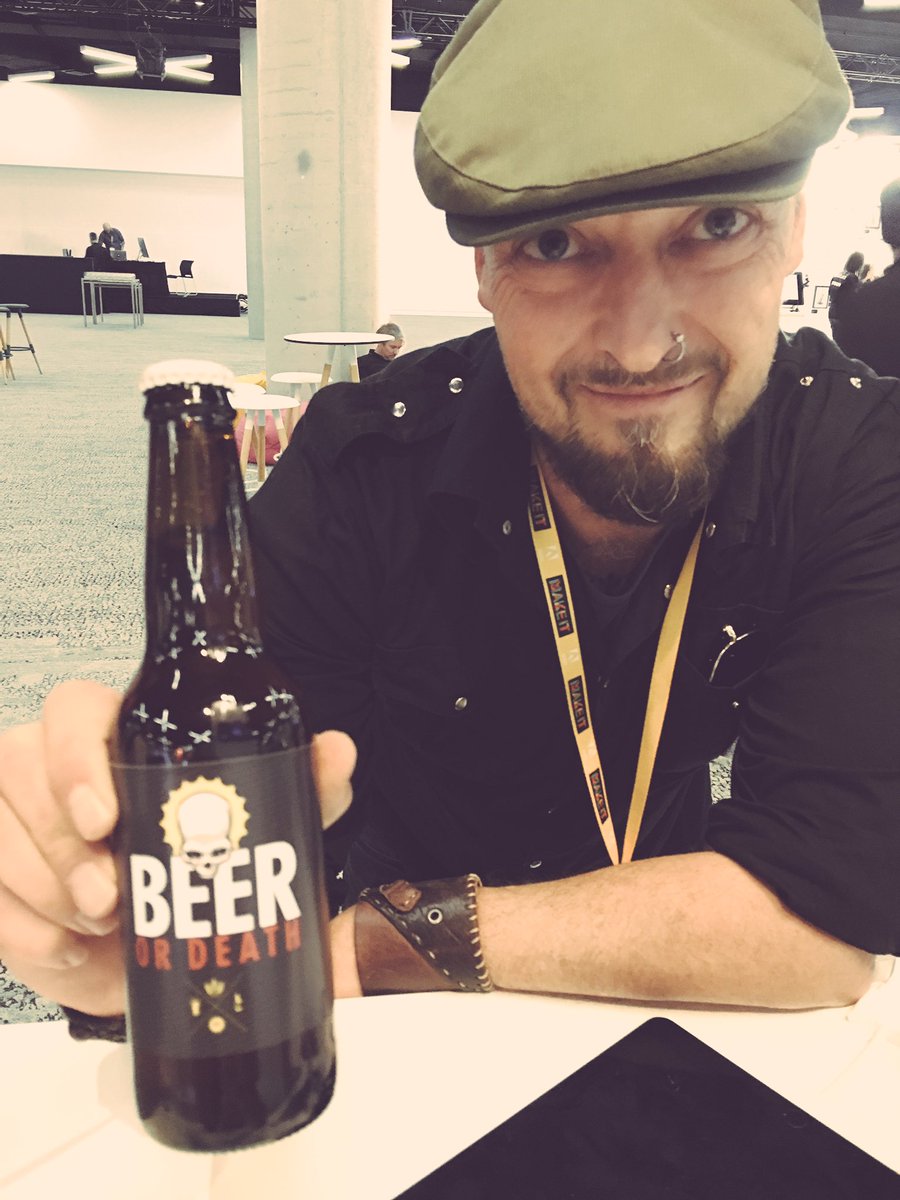 earltipene's tweet photo. Bringing the Yellow star burst back to Design. @franczV #MakeItAPAC https://t.co/XjOUWDRLkl