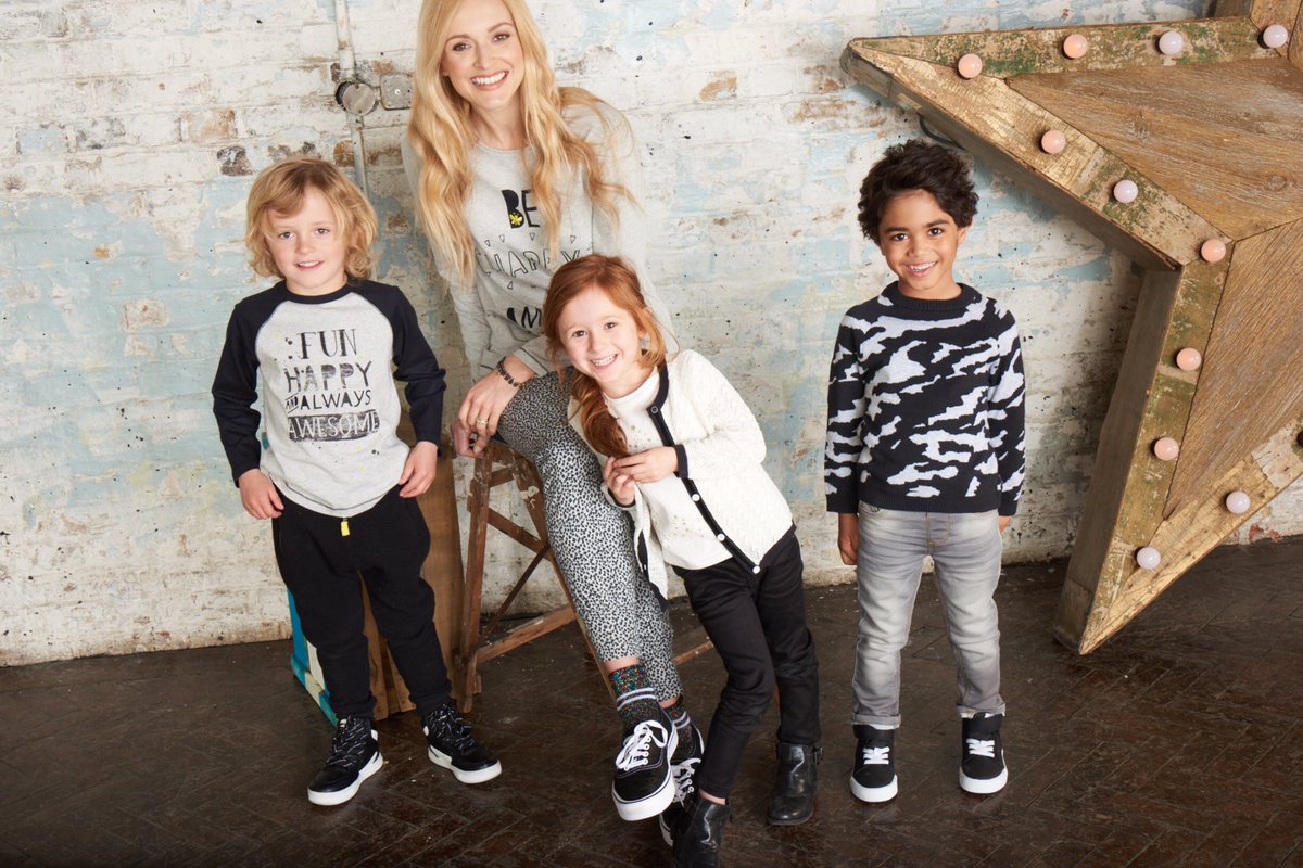 Fearnecotton's tweet image. Extremely happy to announce the launch of my kids clothing range with mini club in @BootsUK.. 30 Aug! #BootsMiniClub bit.ly/2uZE8dj