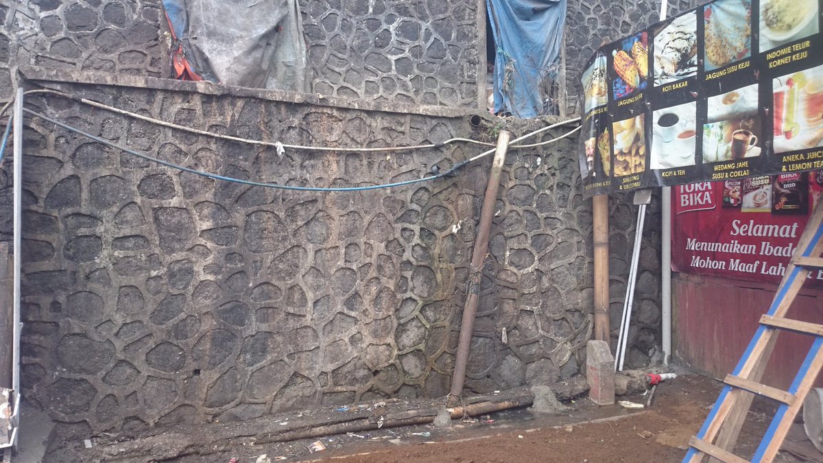 Pallet Cafe tweet media