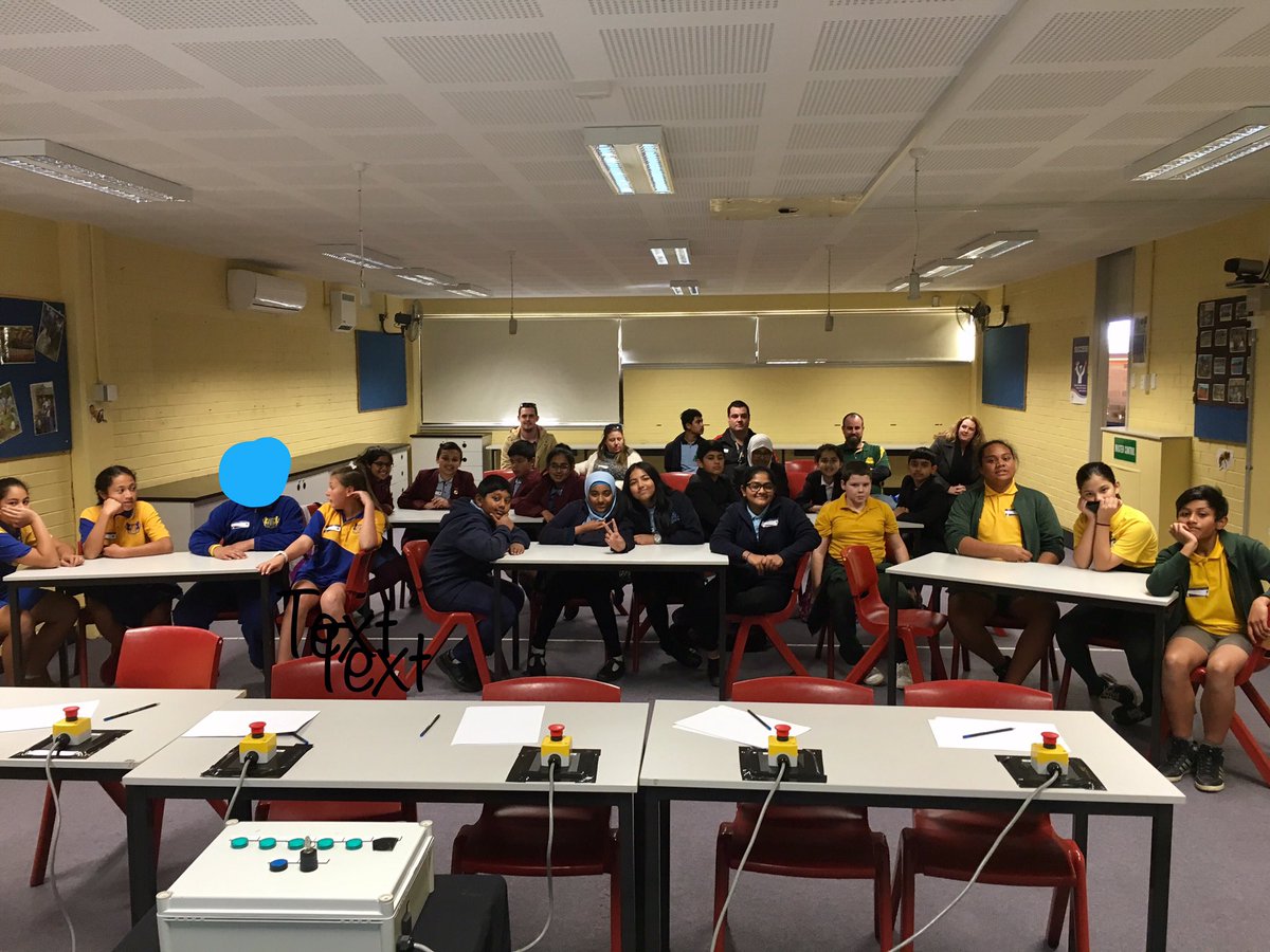 stremps76's tweet image. @SarahRedfernHS Round 5 of Buzz me In - Congratulations to Leumeah Public #2017CAC