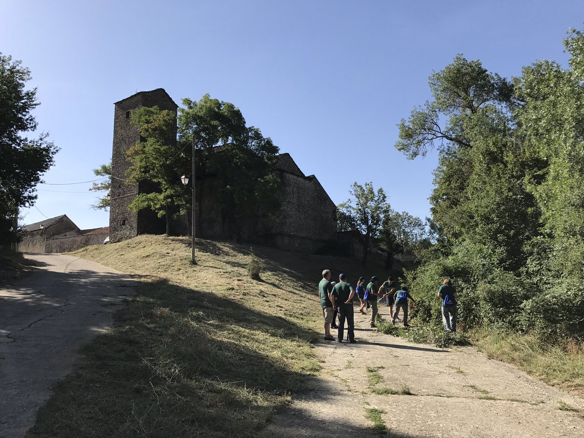 JosePablosn's tweet photo. @JIConvivencia #Sabiñanigo El equipo con el voluntariado social cerca de la Ermita de Santa Lucía https://t.co/46XQd8EAKD