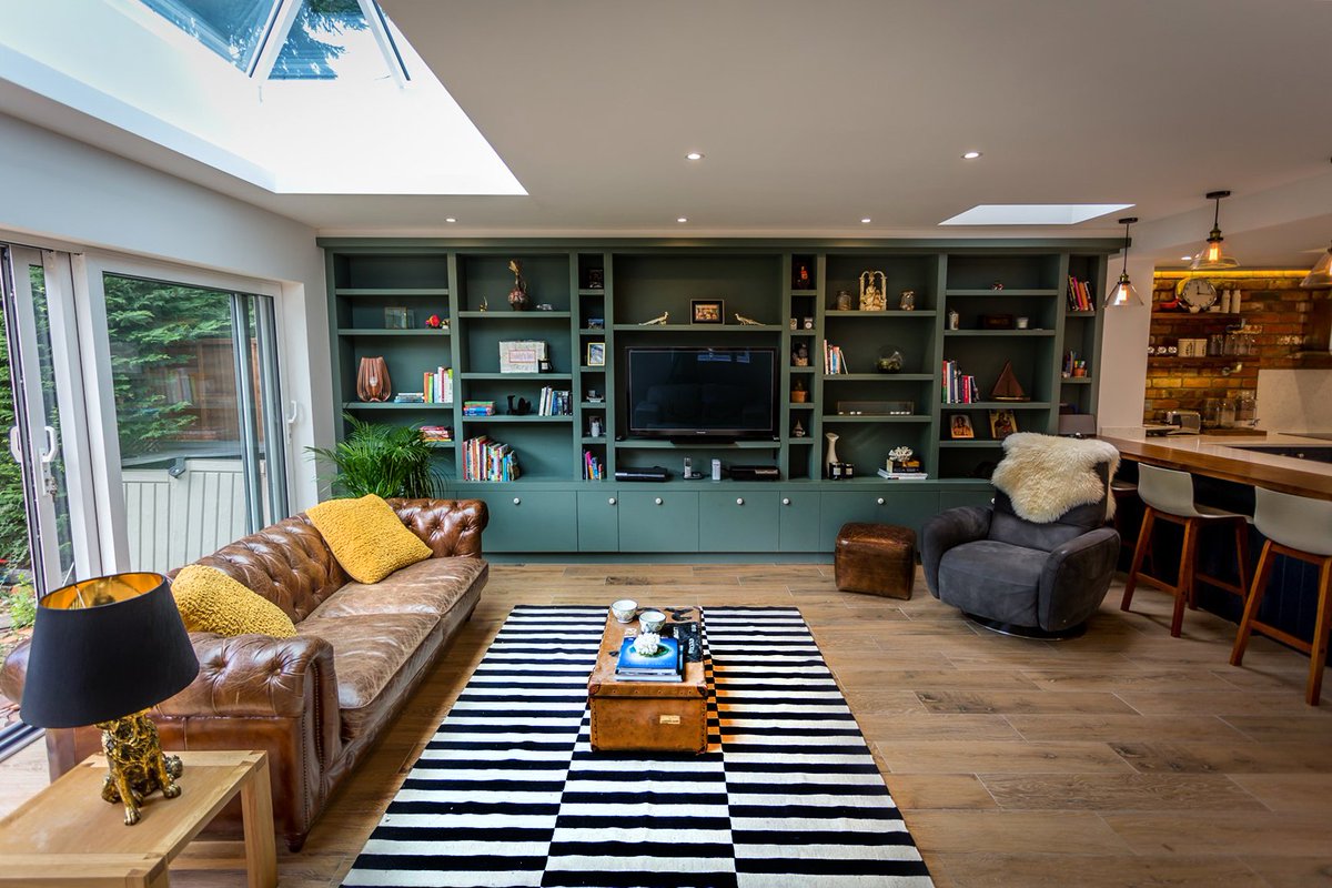 ReyneDesign's tweet photo. And the sitting room? So pleased with this airy, fresh, fun, colourful space #moveovergrey #colour #sittingroomgoals #interiordesign #love https://t.co/JbEAArBIyj