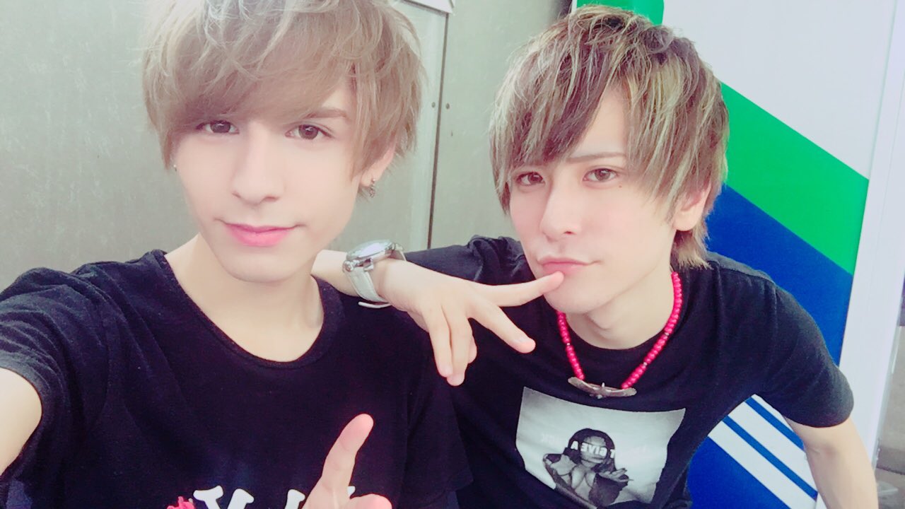 村上 ダニエル えるも En Twitter 5日間ぐらい一緒にいるんだなぁ かぶ氏と 村上 ダニエル えるも En Twitter 5日間ぐらい一緒にいるんだなぁ かぶ氏と