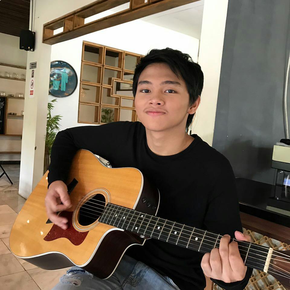 MDMusic_ID's tweet photo. @AlvaroMaldini1 saat pembuatan music video #OSTA 'Terima Kasih Cinta' 💛
Penasaran? Tunggu update-nya di YouTube @MDMusic_ID  😊 #MusicVideo https://t.co/HH2OAITreZ