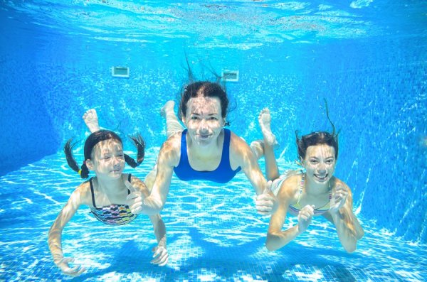 RubiDoIt's tweet photo. RT @casaactual: 3 propuestas para transformar la #piscina en #greenfriendly #verano https://t.co/eYhqWPmkqj https://t.co/X8d2r55GOA