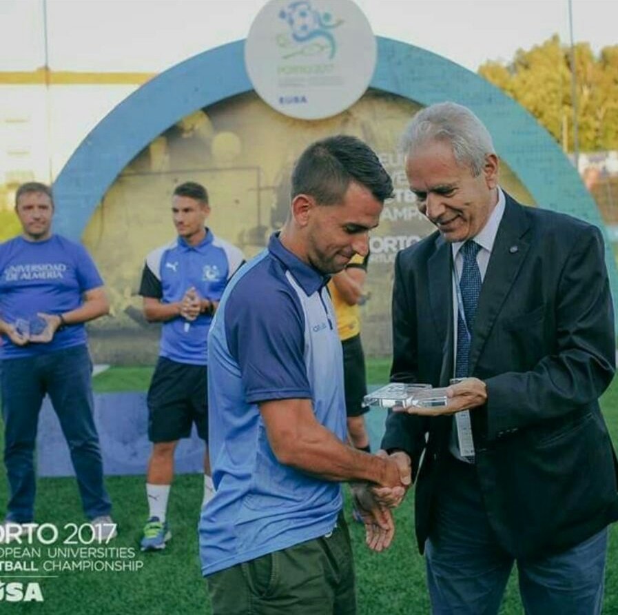 UALDEPORTES tweet media