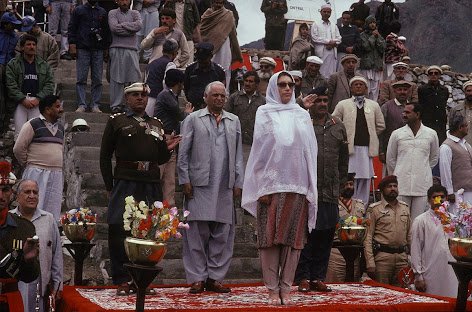 q_nida's tweet photo. Rare Pic Of #SMBB visits #Chitral in 1989 to attend Polo festival ,Parade by scouts and distributed prize among winners https://t.co/ZY97vpje6I
