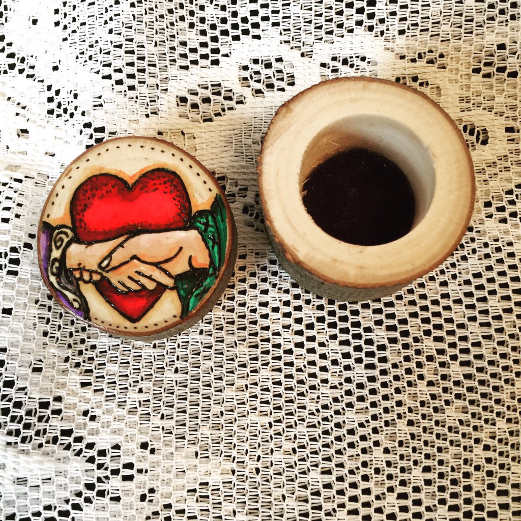 wildseawitch's tweet photo. @ADG_IQ I do it all myself woodworking, burning, painting, my store is full #pagancraft #OneWomanShow anbusiness #queenof #FemaleEntrepreneurs π©π»βπ¨ https://t.co/BmJR7XGYeq