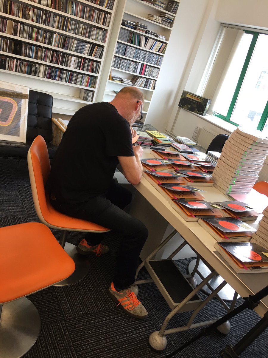 ianTDR's tweet photo. #TDR™ #MyTopTens @disinfoTDR  Signing. @Evolutionprint https://t.co/Oina2RoHDn