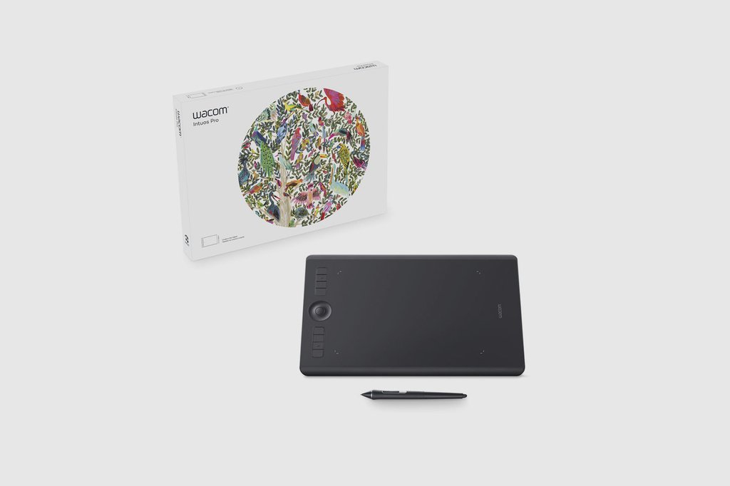 thephotoacadFR's tweet photo. Une graphiste et une photographe ont testé la tablette graphique #Wacom Intuos Pro South - #prophot #crashtest https://t.co/KMF3Nhytgx https://t.co/etOXqiFIzN