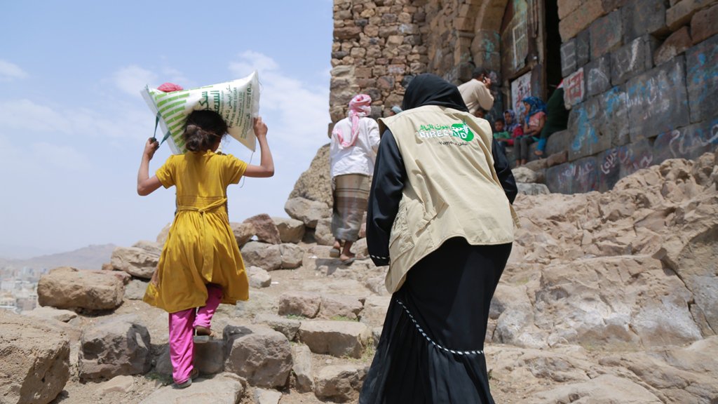 directaidorg's tweet photo. طريق الوصول لمستحق الصدقة ليس ممهدًا، لكننا على استعداد لقطعة كل مرة .. لنوصل صدقتك لمكانها الصحيح
#العون_المباشر https://t.co/SZezlkVwSX