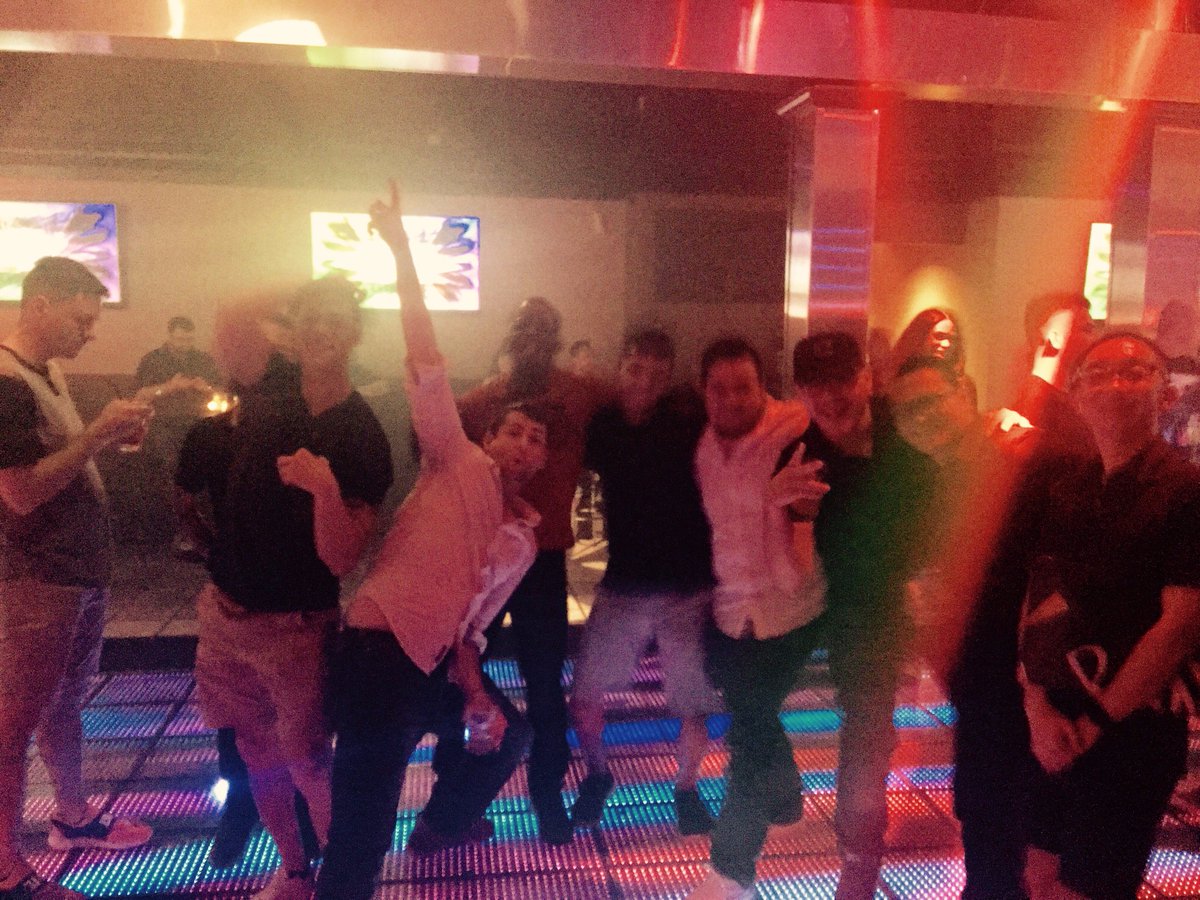 #TBT to last month's *Guys' Night Out*
@PhoenixBarChi 🕺🎉🕺✨

#GayHappyHours #GayChicago
#instagay #gayboy #gayguy #gaypride #gayman