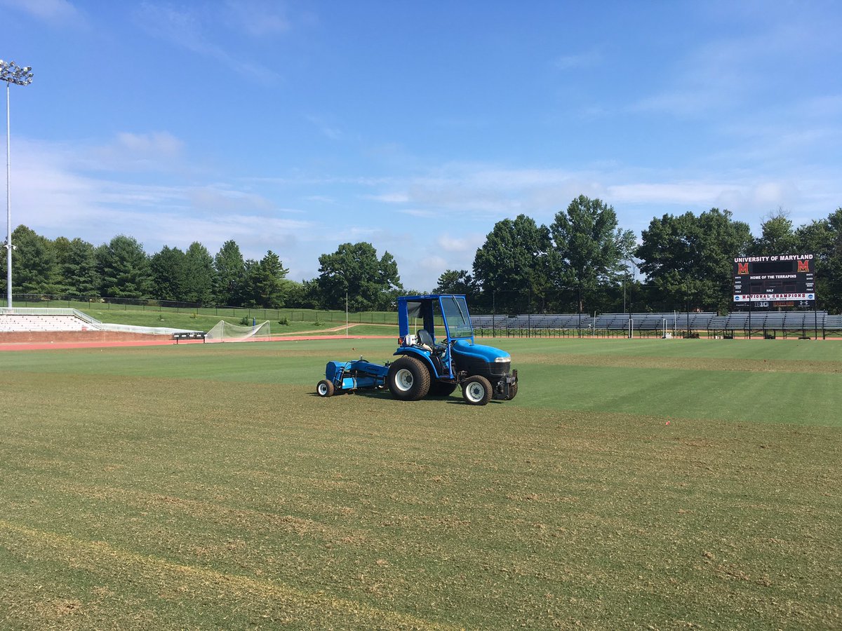 UMDGroundsCrew's tweet photo. One more vertical mow before the season starts. @FieldExperts #sportsturf #thatchmanagement https://t.co/mqnTqA4UeF