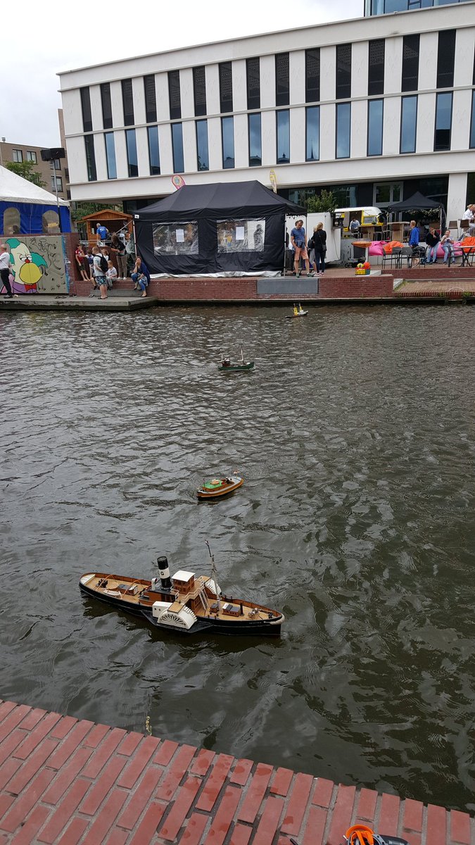 9 september tijdens Almelo op'tRabbat geeft Modelbouw vereniging Almelo demonstraties met modelboten bij het gemeentehuis. Komt kijken!