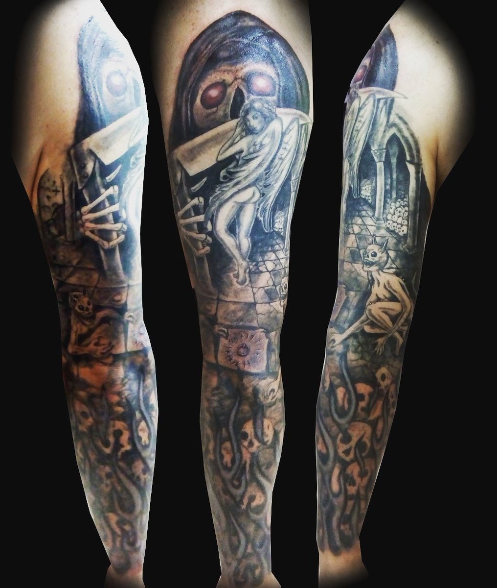 tatuadora10's tweet photo. Brazo completo tatuado
#tattoo #ink #blackink #lovetattoos #rodadebara #inked #bodyart #girltattooer #tattoostudio #abgel #evil https://t.co/Aw2iNYDSad