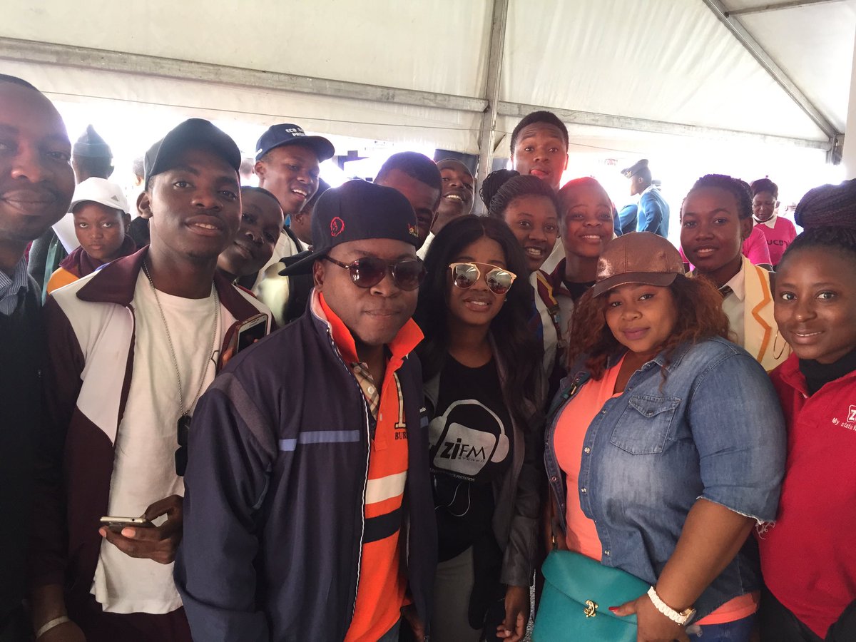 ZiFMStereo's tweet photo. #CityCleanUpProgramme Harare w/@ShepMakovere @herbydangerous @iMisred @LadyKuda #WeOwnAugust #ZiVolution #ZiFest https://t.co/uXFhpbW5kh