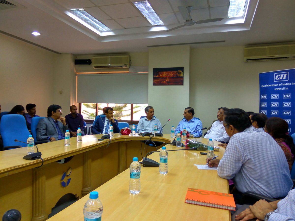 AparnaSudhakar's tweet image. @ceoconnects  Mr bhagwad nagori addressing students @NinadKarpe @IIM_I