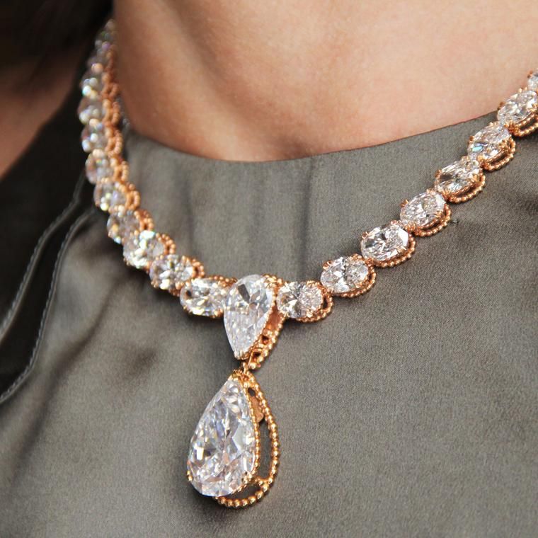 CelsteelDiamond's tweet photo. Alexandre Rezaโs high jewellery #necklace features twoย pear cut #diamonds facing one another, with oval-cut diamonds framing the neck https://t.co/14CKV3tVtl