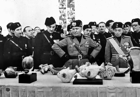 Amazing Historical Photo of Benito Mussolini in 1930 
