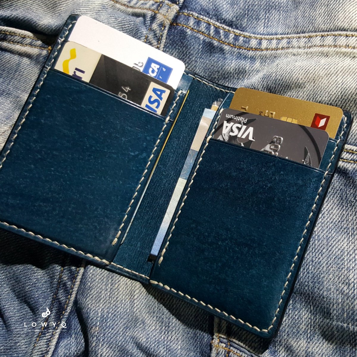 LowyQ's tweet photo. Leather denim look alike for this simple leather wallet #lowyq #denim #leather #leathergoods #simplewallet #malang #indonesia #handmade https://t.co/NuuHBVxlBn