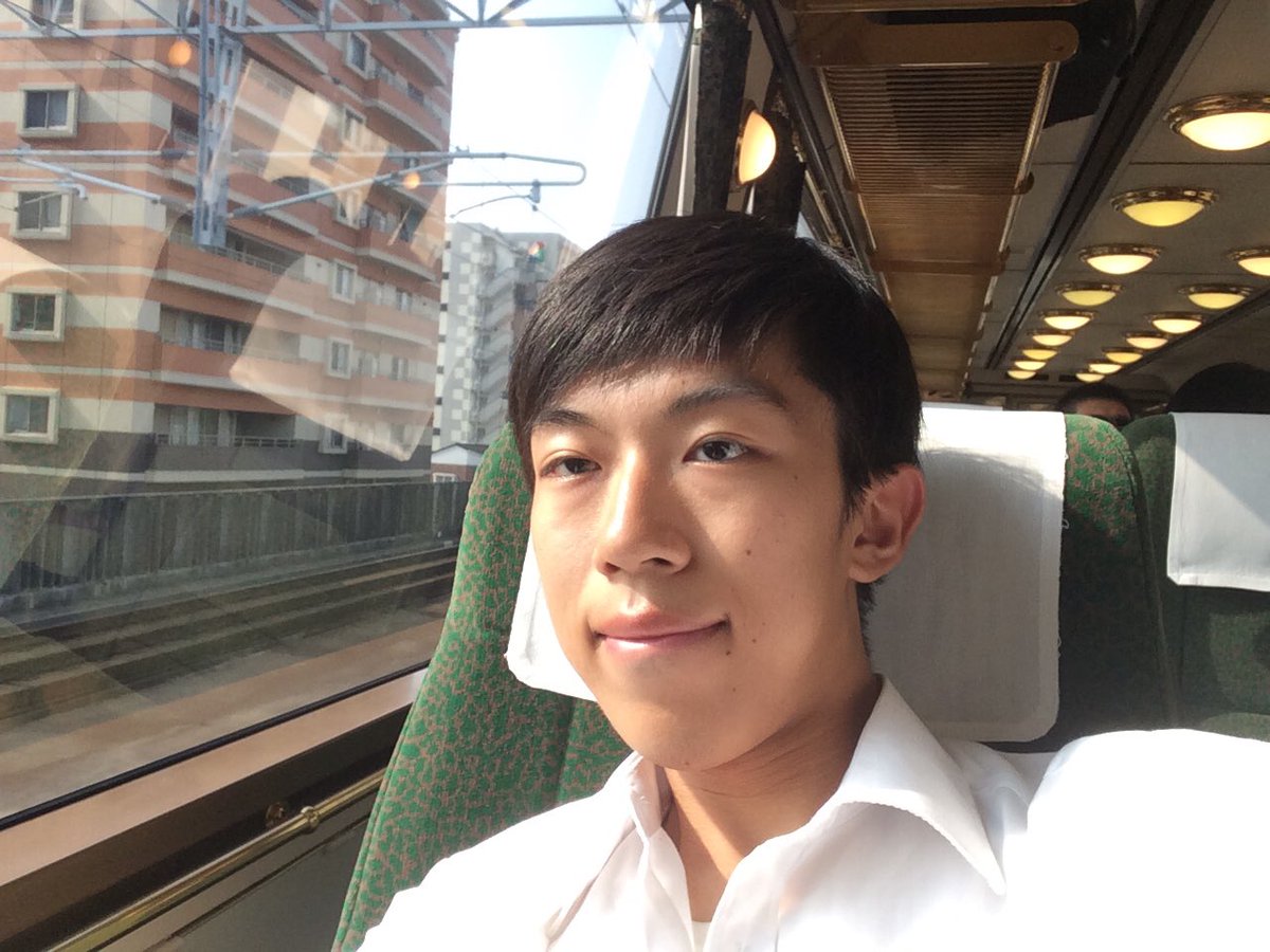 スーツ旅行 tweet media