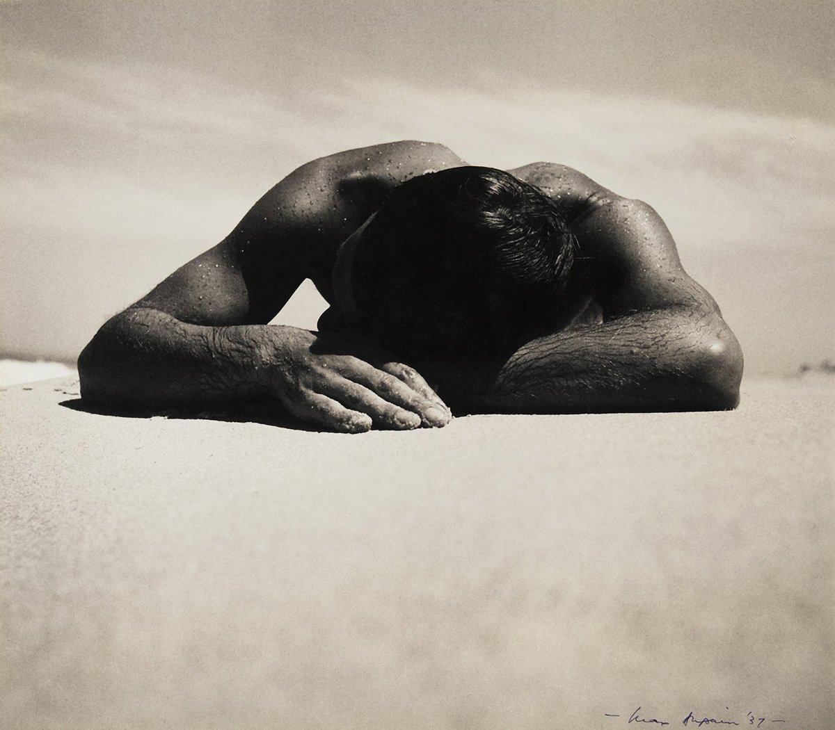 Art_Blart's tweet photo. 'Under the sun: Reimagining Max Dupain's Sunbaker' Monash Gallery of Art Melbourne https://t.co/qa4zofqkqP #UndertheSun #MaxDupain #Sunbaker https://t.co/woBChcO2hh