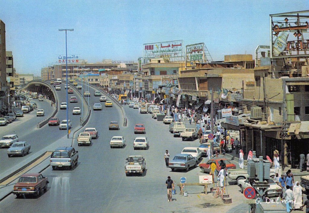 abaqaltorath's tweet photo. شارع البطحا عام ١٤٠٣هجري https://t.co/hjQEG6BksU
