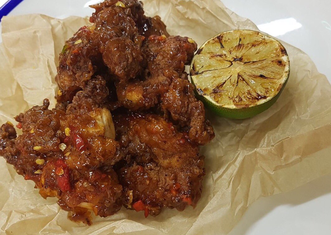 lowslowandjuke's tweet photo. Don't miss out on our new *boneless* chilli and caramel chicken thighs #london #chicken #restaurant #delicious https://t.co/z8iMMVflbD