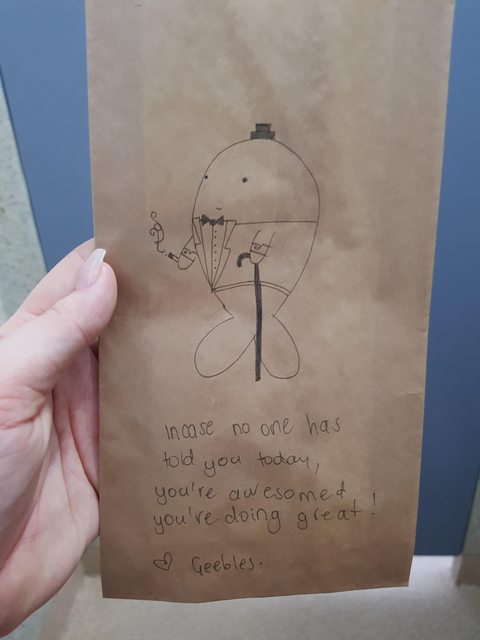 During a toilet break at the maternity hospital, a #mother had a fabulous idea to leave a note for the next #pregnant mama. Legend! 👏