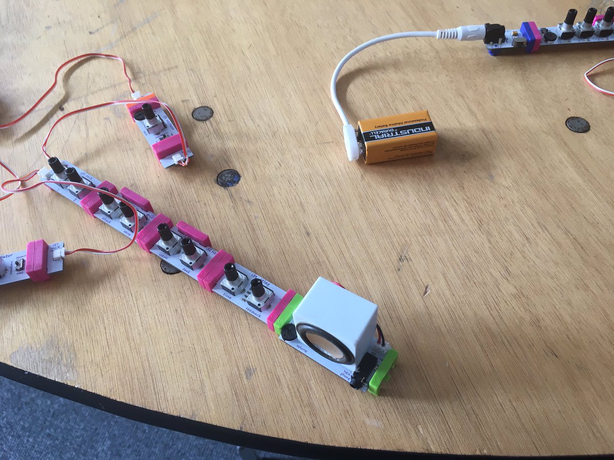 jo40's tweet image. @coderdojoLD  great fun at @WeCreateIRL #fablab with Ardagh Guides lots of circuit creativity going on @IGGnite2017 @jem72 #GirlsInSTEM #fab