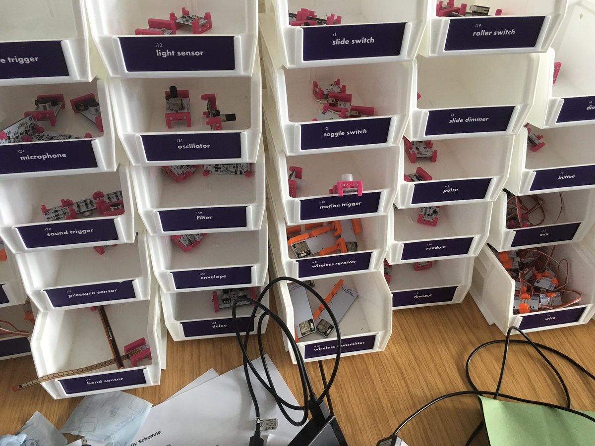 jo40's tweet image. @coderdojoLD  great fun at @WeCreateIRL #fablab with Ardagh Guides lots of circuit creativity going on @IGGnite2017 @jem72 #GirlsInSTEM #fab